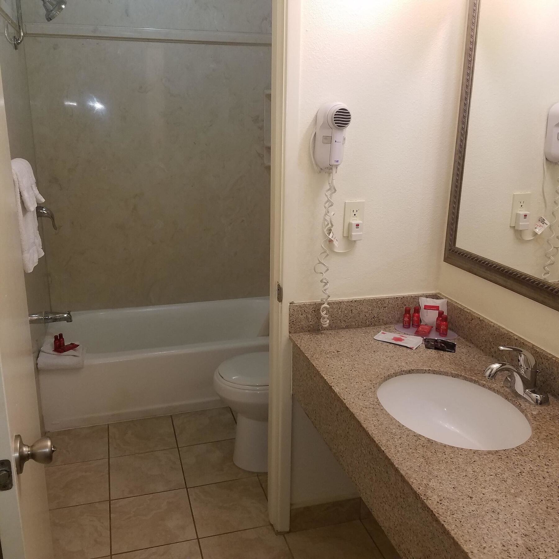 Surestay Hotel By Best Western Hollister Esterno foto